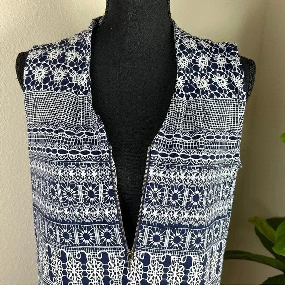 Ivanka Trump Blue White 1/4 Gold Tone Tank Top Size Medium - Picture 7 of 11